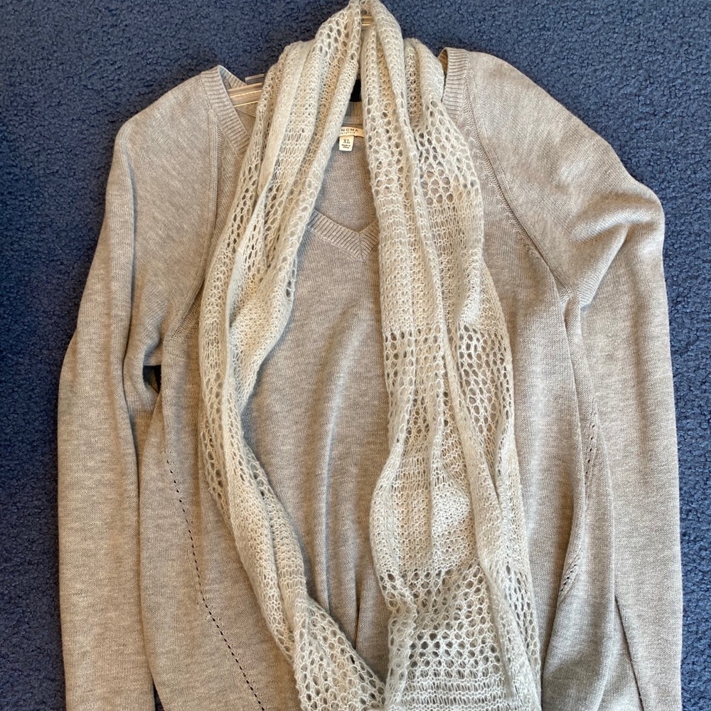 Sweater with scarf